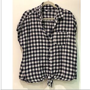 Old Navy blue gingham tie-front shirt XL